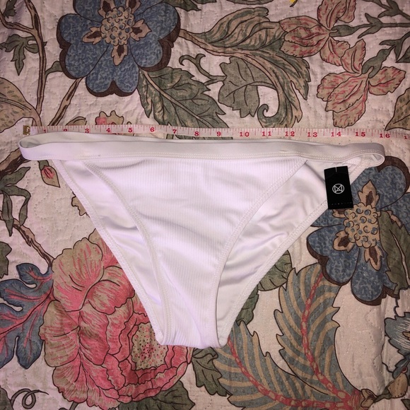 (Bundle only) Ribbed Bikini bottom - Picture 1 of 5